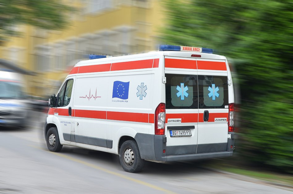 Užas kod Paraćina: Muškarac upucan u grudi, hitno prevezen u bolnicu