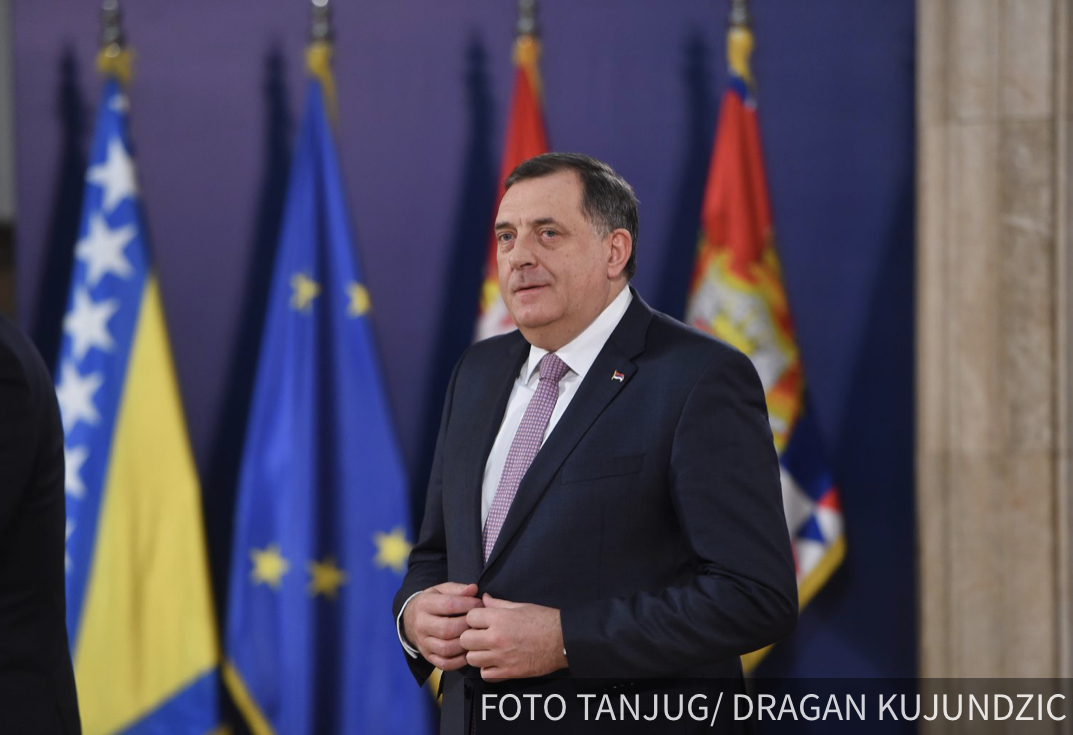 “U RS uvek imate najiskrenijeg i najvećeg prijatelja”: Dodik čestitao Vučiću Dan državnosti