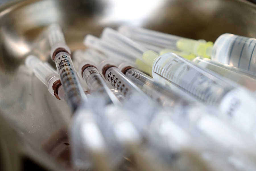 Sjajne vesti za Srbiju! Stižu NOVE DOZE vakcine Sputnjik V, ruski tim u četvrtak na Torlaku