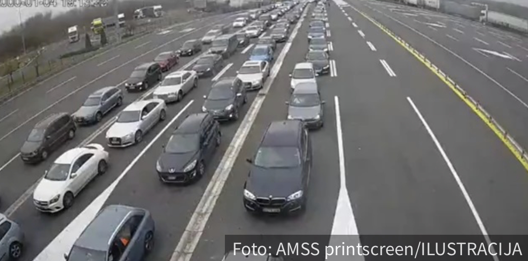 Haos na auto-putu “Miloš Veliki”: Nepregledne kolone vozila na naplatnoj rampi zbog praznika