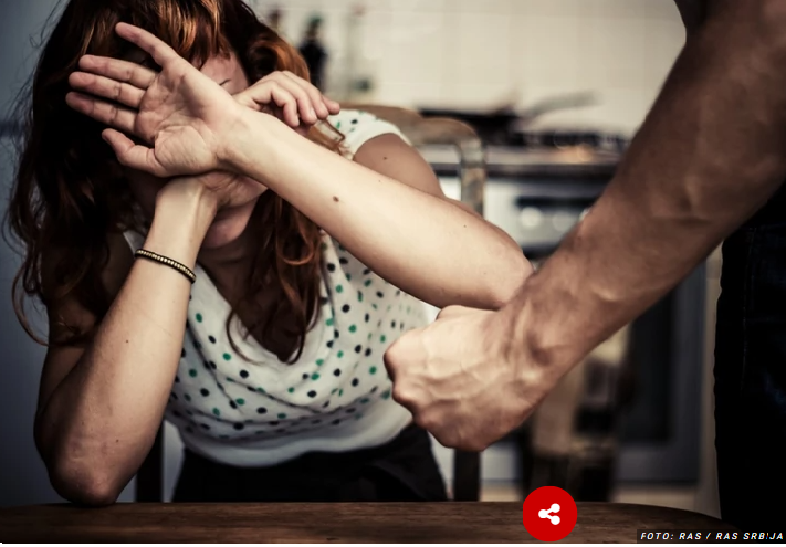 JEZIVO NASILJE Muž brutalno pretukao suprugu, pokušao da joj iskopa oči! Komšije šokirane: „Ovo nije prvi put“