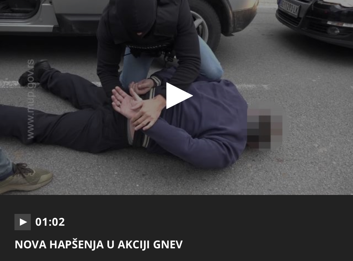 POGLEDAJTE NASTAVAK AKCIJE GNEV: Muškarac uhapšen nasred puta u BG, policajci mu odmah razmontirali auto i otkrili bunkere VIDEO
