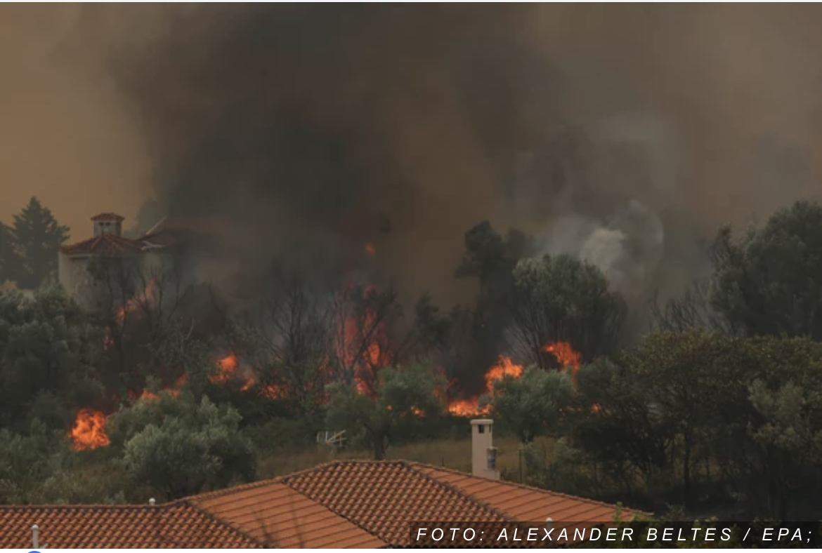 „KOŠMARNO LETO“ Šesti dan vatrenog inferna u Grčkoj: Požari na Eviji i dalje van kontrole, hiljade ljudi napustilo domove (FOTO)