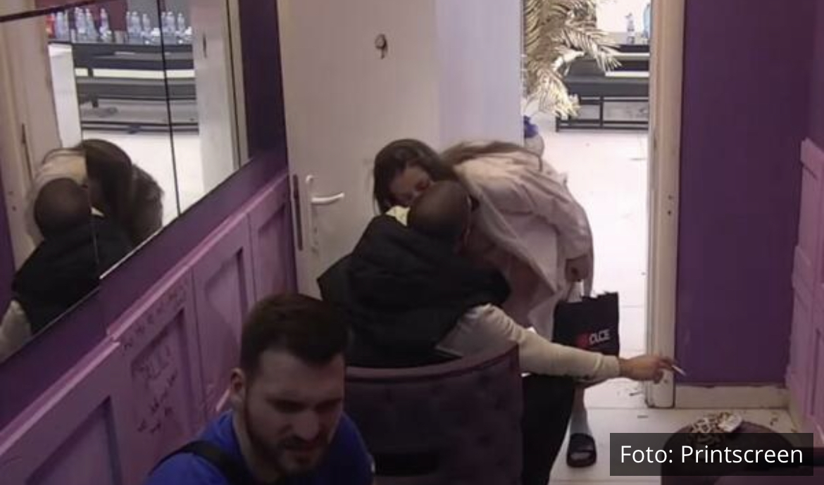 RAZMENJUJU NEŽNOSTI KAD MISLE DA IH NIKO NE VIDI: Dalila krenula na tuširanje, pa ugledala bivšeg muža i morala da ga POLJUBI!