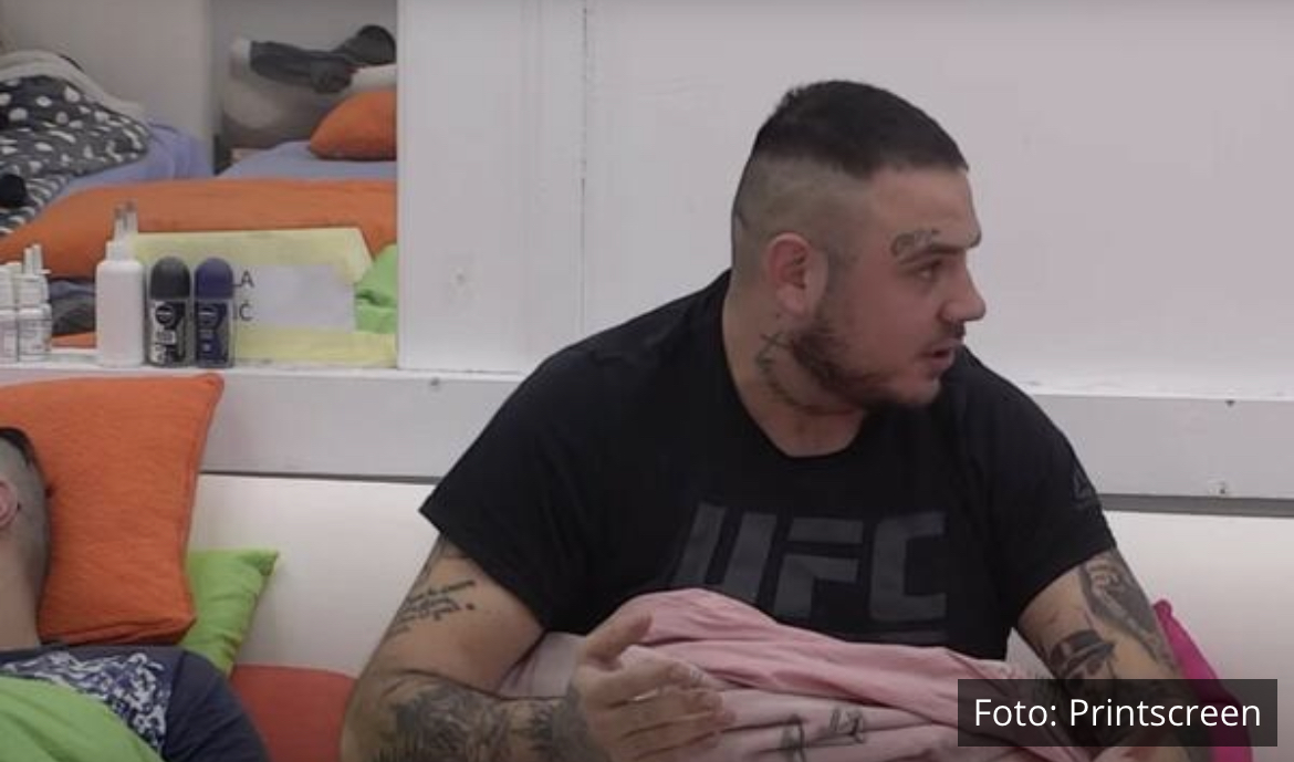 TREBA NA GLAVI DA VAM PIŠE DA STE K**VE! Car napao Dalilu i Irmu, surovo ih izvređao, a to sve zbog OVOG! (VIDEO)