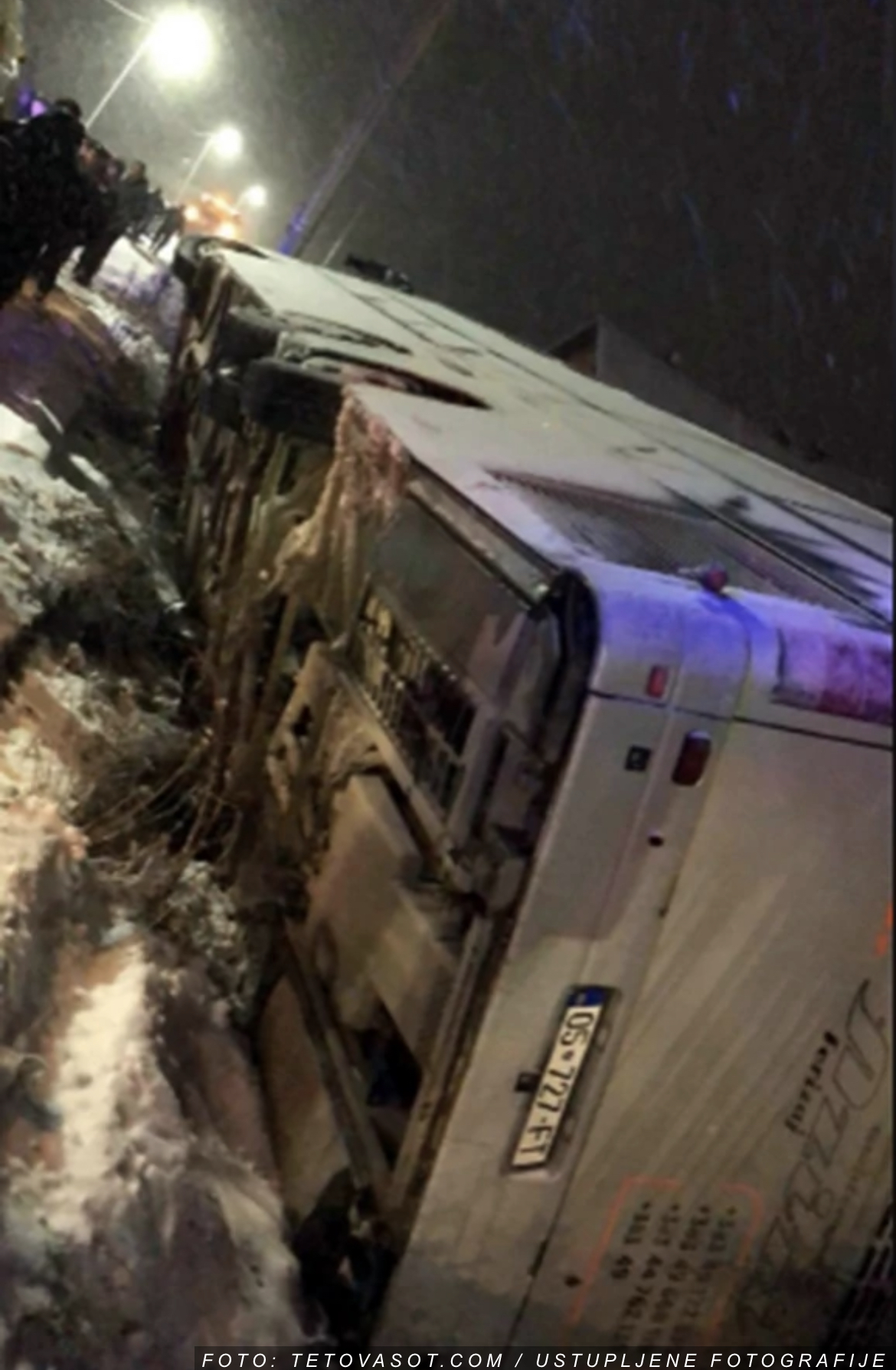 Prevrnuo se autobus, troje povređeno: Saobraćajnu nesreću kod Uroševca izazvao lokalni autobuski prevoznik