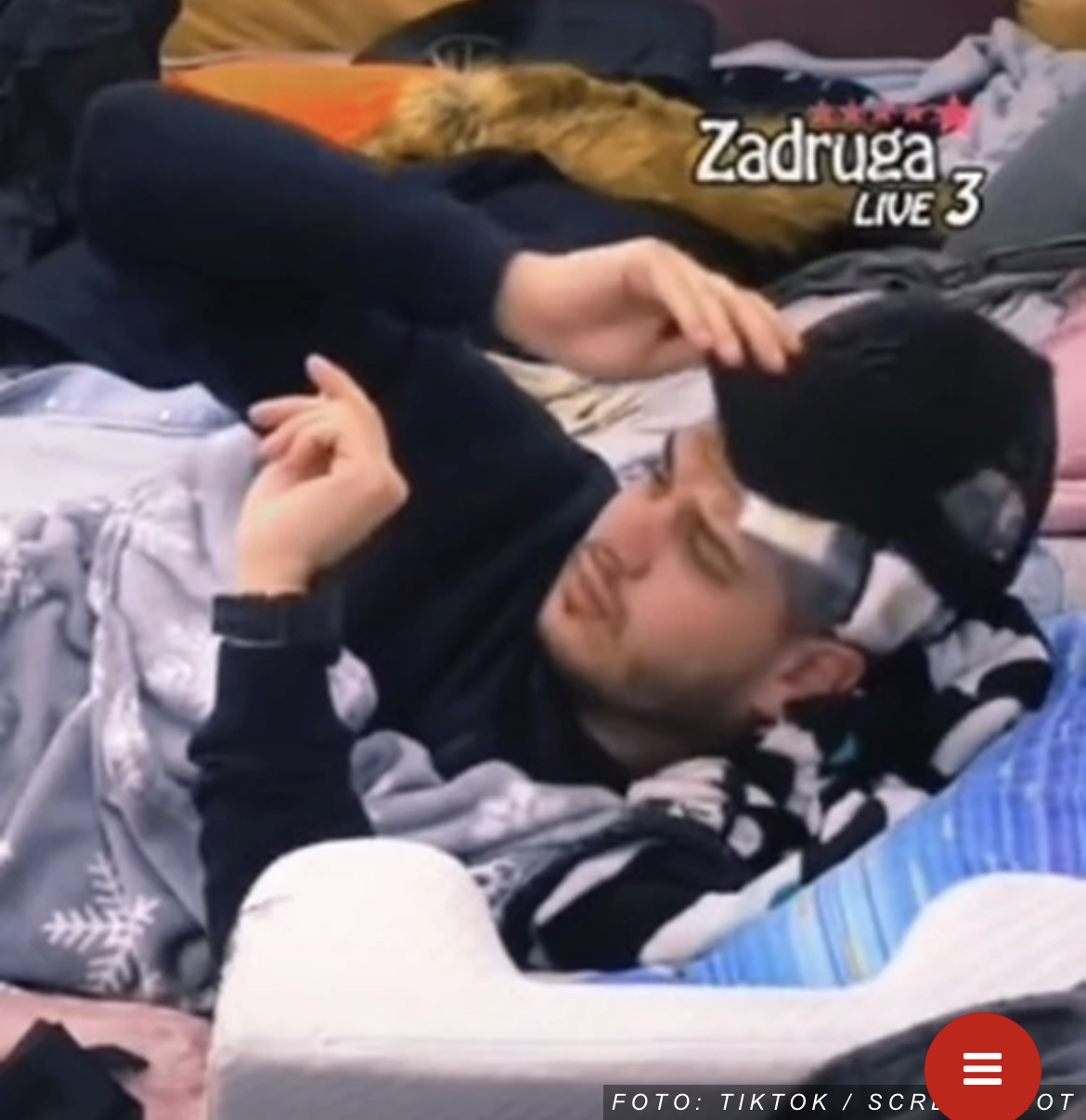 (VIDEO) SNIMAK OD KOG PODILAZI JEZA Dejan pronašao STAKLO U GLAVI, zabrinuto skočio sa kreveta