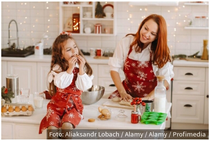 Topli, porodični momenti: 11 stvari koje majka i ćerka treba da rade zajedno na Božić