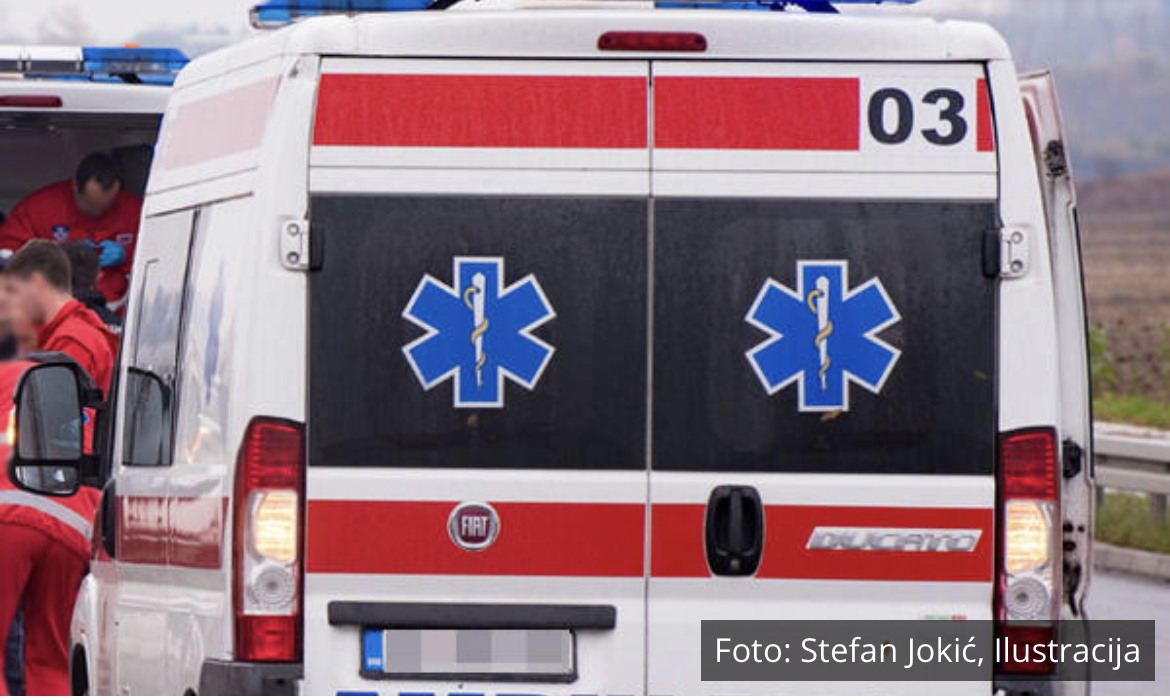 SAOBRAĆAJKA NA STAROM OBRENOVAČKOM PUTU: Teško povređen muškarac