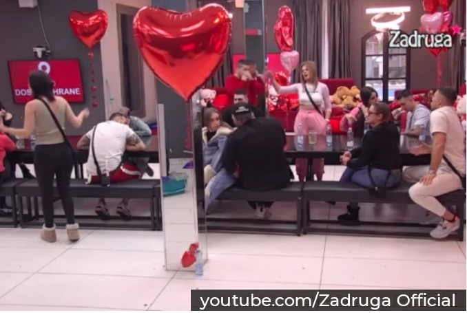 TI SI MNOGO ISPOD MENE, JA TE GAZIM: Marijana Zonjić i Viktorija Mitrović u ŽESTOKOM OKRŠAJU, pljuštale GNUSNE UVREDE! (VIDEO)