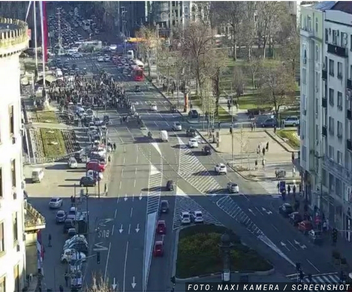 Blokiran saobraćaj ispred Skupštine Srbije, sve stoji i u širem centru grada: Evo gde su trenutno NAJVEĆE GUŽVE