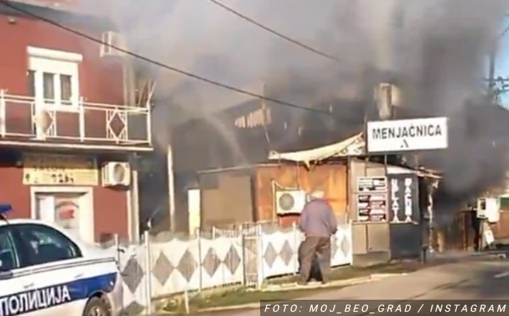 ULJE NA ROŠTILJU IZAZVALO POŽAR Goreo lokal brze hrane u Sremčici, vatra se proširila i na menjačnicu