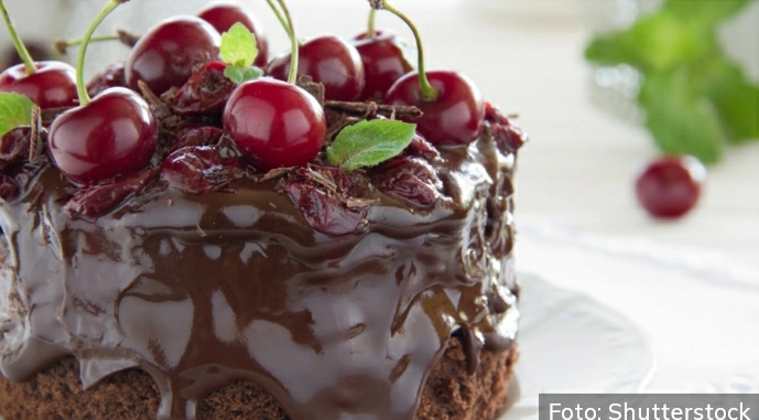 Ukus koji se ne zaboravlja: Čokoladna torta sa višnjama