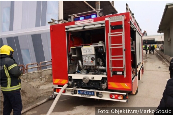 POŽAR u Obrenovcu: Vatra zahvatila komoru za farbanje – povređen radnik