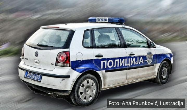 KRUIŠEVLJANIN DIVLJAO UKRADENIM AUTOMOBILOM NA IBARSKOJ! Razbojnik bežeći udario u policijsko vozilo postavljeno kao BLOKADA