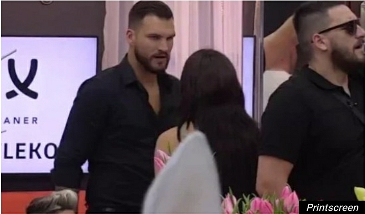 SVAĐA! Viki ljubomorisala Marku, pa ga napala jer ne želi vrelu akciju sa njom!