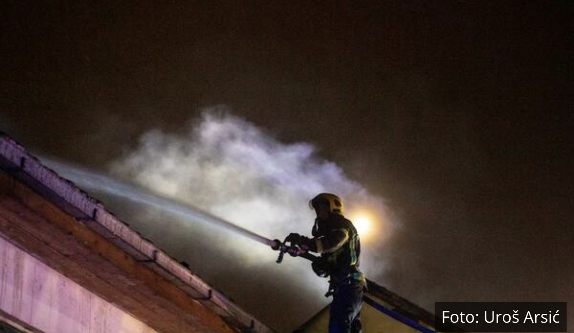 PRVE FOTKE POŽARA NA PALILULI: Vatra uništila zgradu direkciju PKB! FOTO