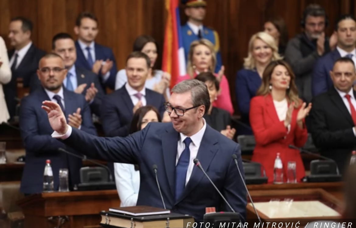 Vučiću na položenoj zakletvi čestitali premijerka i ministri u Vladi Srbije, bliski saradnici i prijatelji