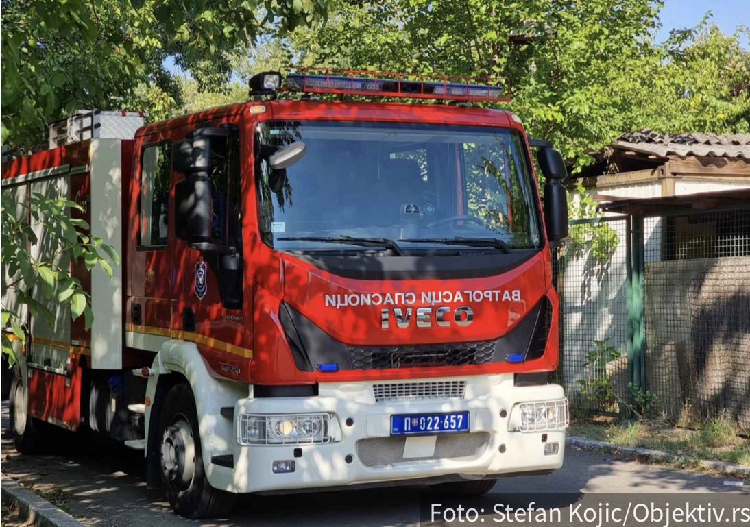 POŽAR u Kuršumliji: Vatra zahvatila čitavu kuću – nekoliko vatrogasnih ekipa na terenu