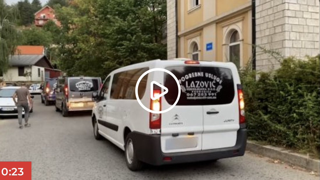 Potresni prizori na mestu stravičnog masakra na Cetinju: Pogrebna vozila stižu jedna za drugim