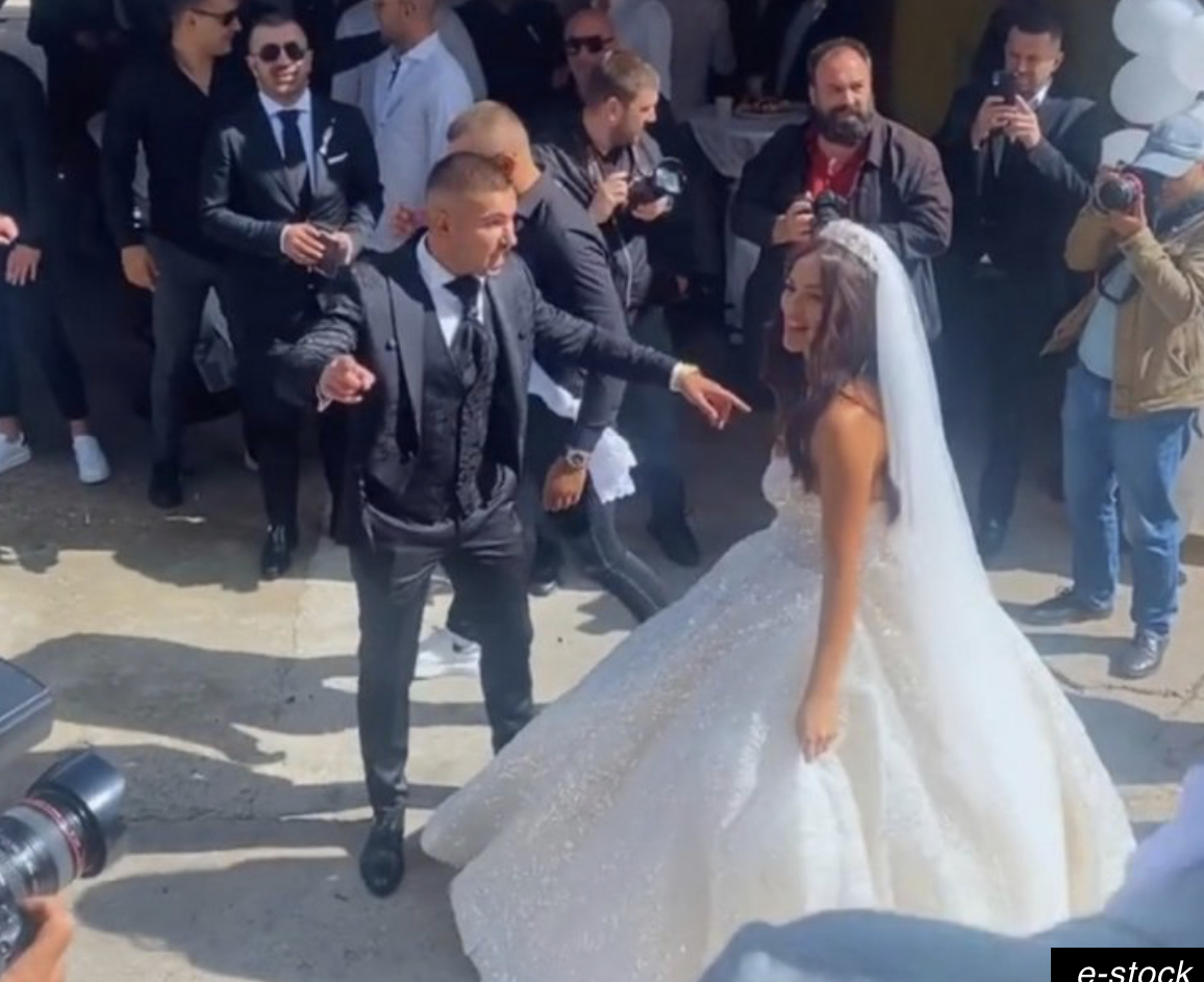 ŠIJAN POGODIO JABUKU, A ONDA JE IZAŠLA I BOJANA! Mlada zablistala u raskošnoj venčanici! Evo kako izgledaju mladenci! (VIDEO)
