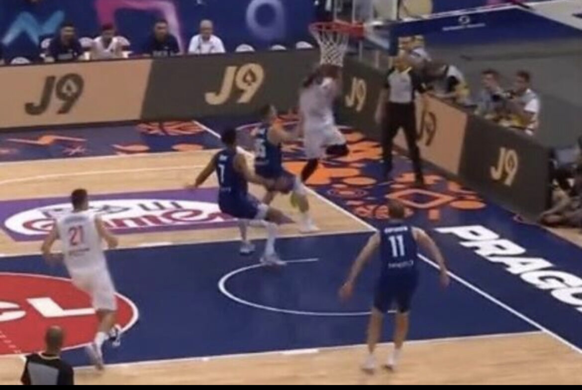 OVO MOŽE SAMO SRBIJA: Da li je ovo najluđa potez dosada na Evrobasketu? (VIDEO)