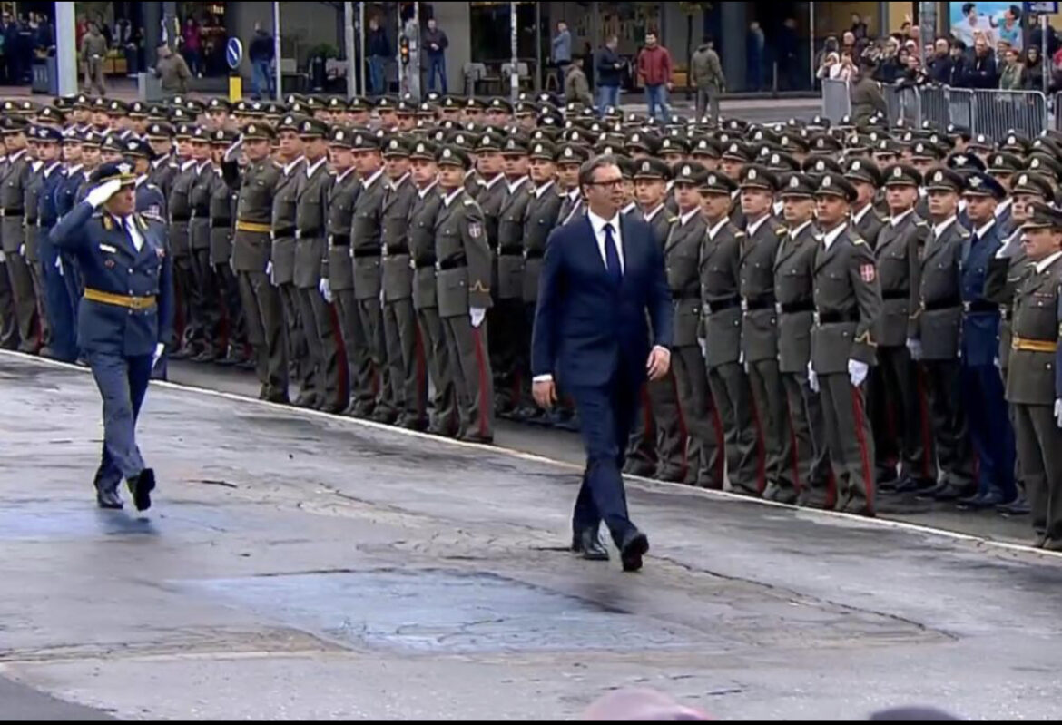 UŽIVO! POČELA PROMOCIJA NOVE KLASE OFICIRA VOJSKE SRBIJE: Svečanosti prisustvuje predsednik Vučić (FOTO) 