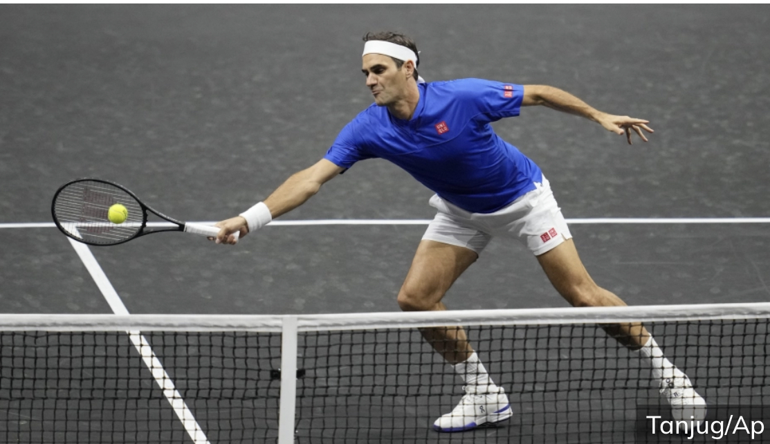 PONOVO POKAZAO KLASU Federer na oproštaju odigrao najluđi poen u karijeri (VIDEO)