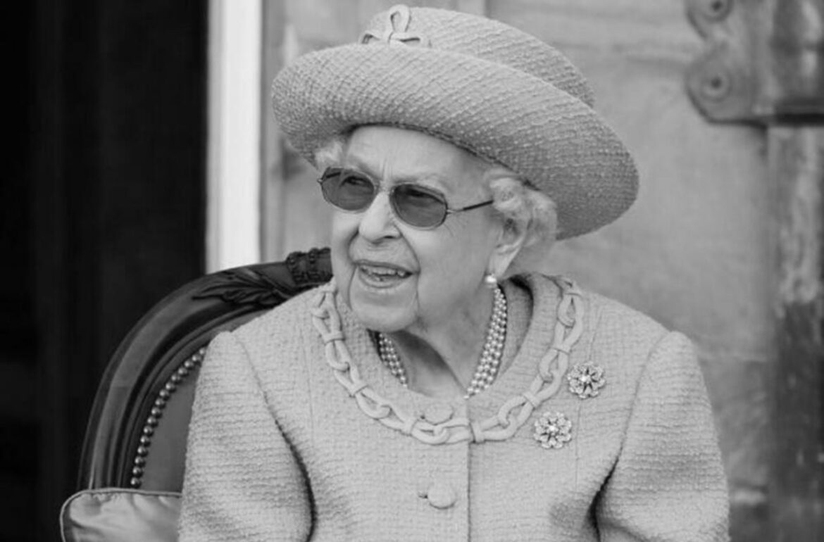 UNELA JE VELIKE PROMENE U KRALJEVSKU PORODICU: Evo po čemu je sve kraljica Elizabeta bila posebna