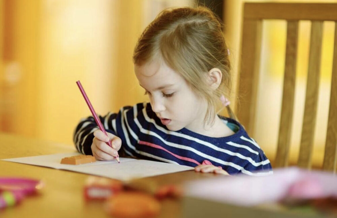 NEKA RAZVOJ VAŠEG DETETA BUDE VAŠ NAJVEĆI PRIORITET: Evo zbog čega vaši mališani trebaju da crtaju? 