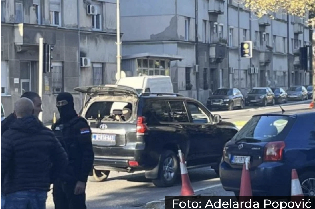 MITRALJEZI KROZ PROZOR, ALARM U USTANIČKOJ! Dovoze Belivukove zločince iz CZ, prva tura stigla! (VIDEO)
