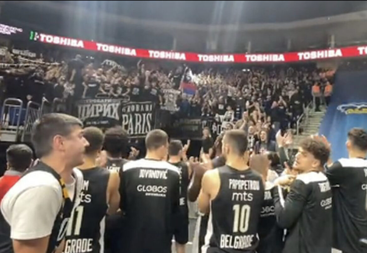 I pored debakla u Berlinu Grobari uz crno-bele: Košarkaši Partizana pozdravili navijače posle poraza od Albe 