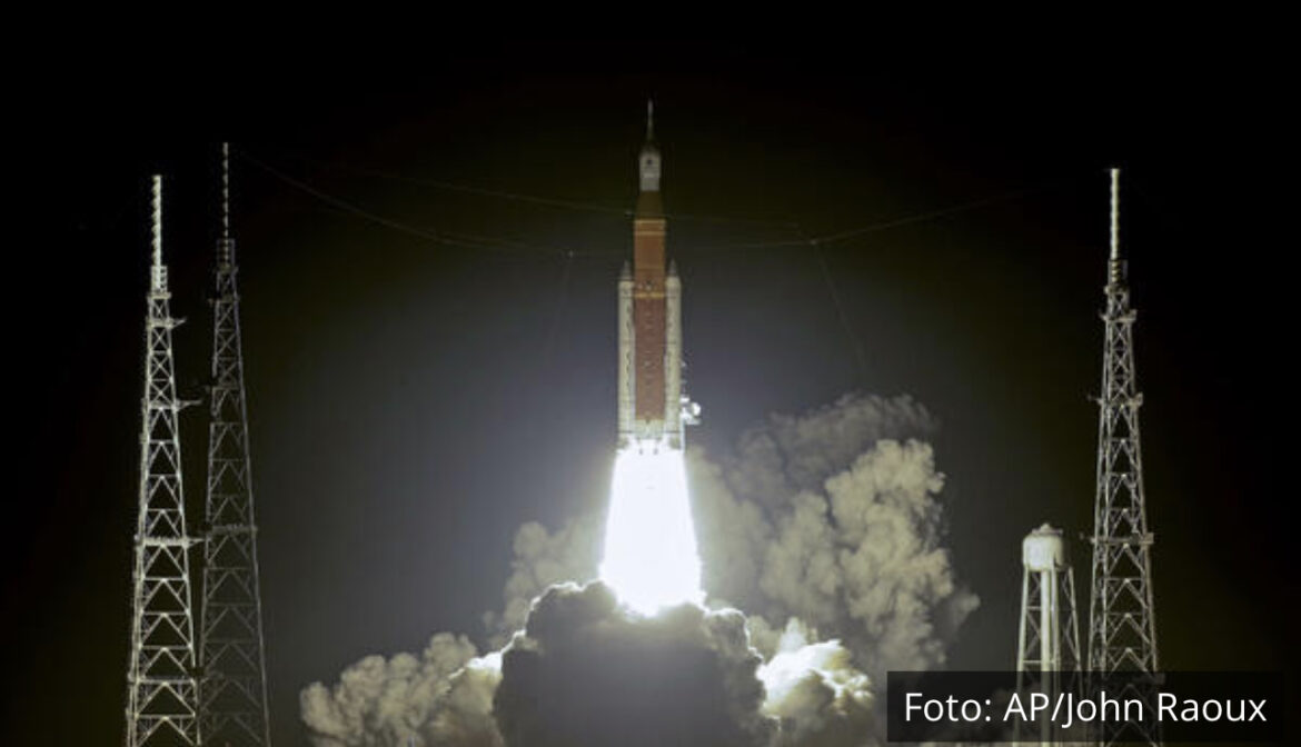 ISTORIJSKA MISIJA: Najmoćnija raketa na svetu poslala PRVE SLIKE sa svog puta do Meseca (FOTO, VIDEO)