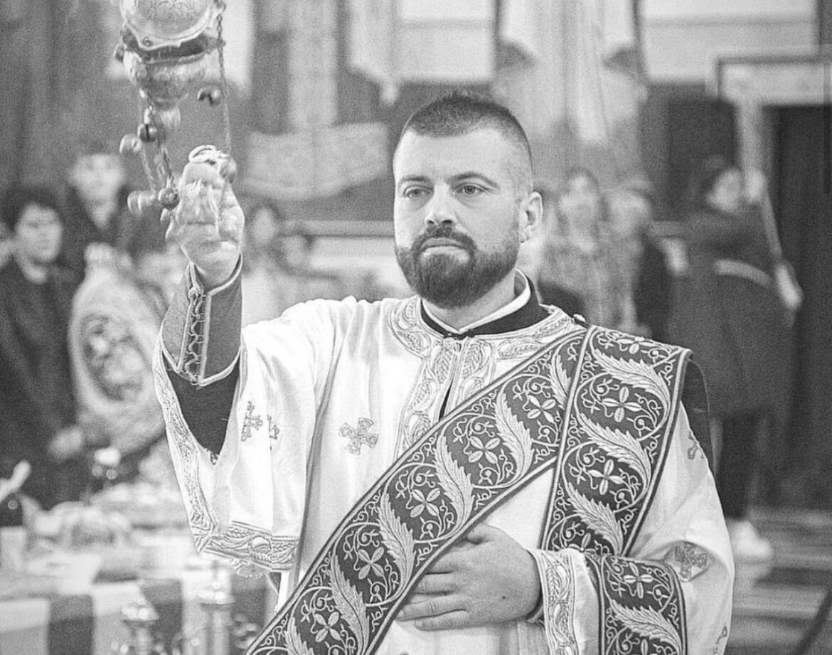 PROTOĐAKON POGINUO KOD NIKŠIĆA NAKON ŠTO JE ODSLUŽIO SVETU LITURGIJU NA JOVANDAN: Ovaj poznati pevač se oprostio od njega (FOTO)