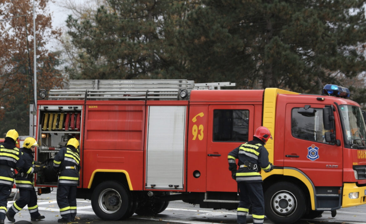 Požar na Spensu u Novom Sadu: Grupa maloletnika zapalila ormar