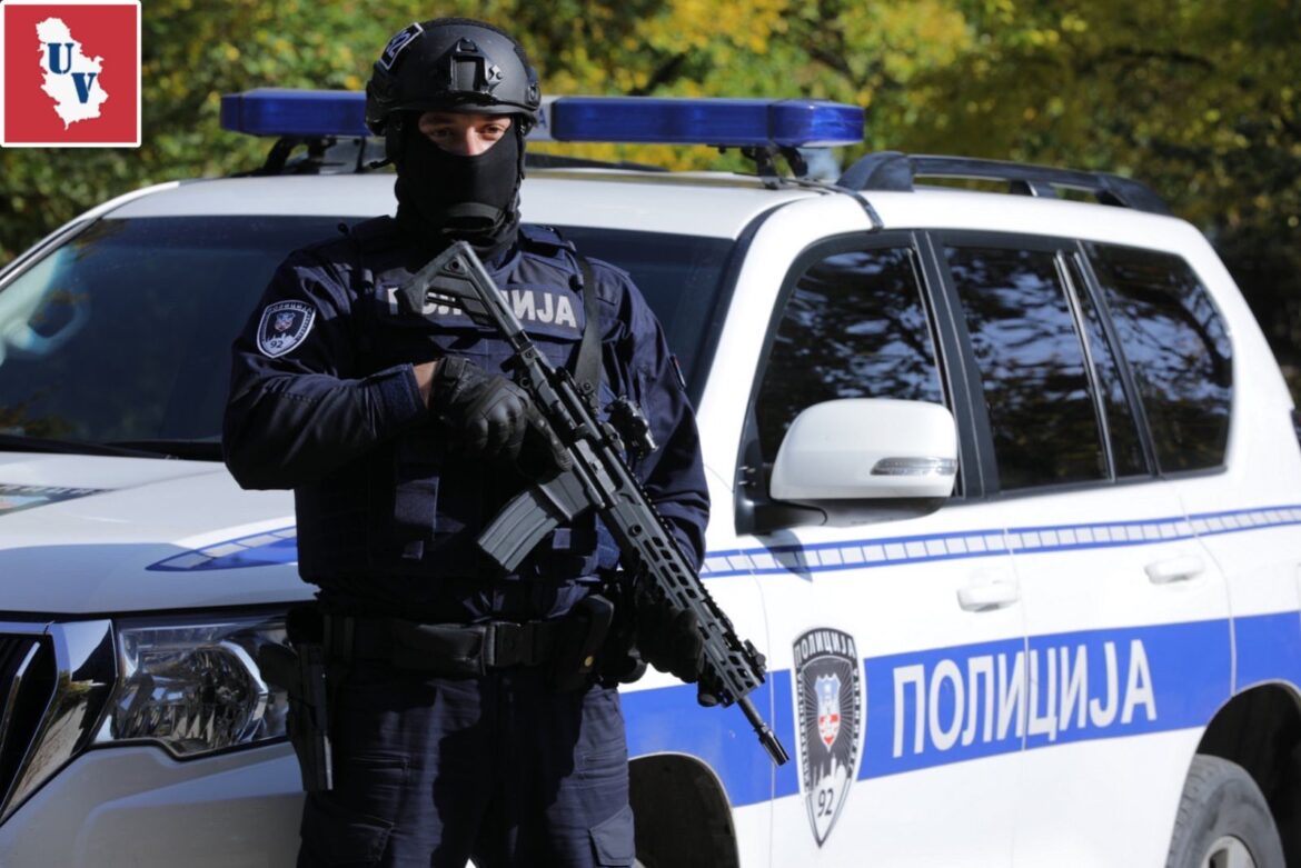 MAHAO GASNIM PIŠTOLJEM PO ULICI! Dramatični prizor u Novom Sadu, policija uhapsila muškarca 