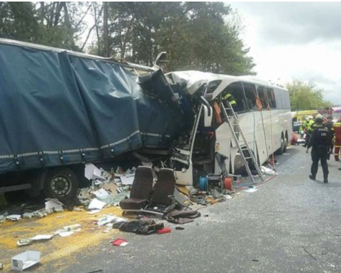 Težak udes autobusa i kamiona na auto-putu u Slovačkoj: Više desetina povređenih, helikopteri nadleću