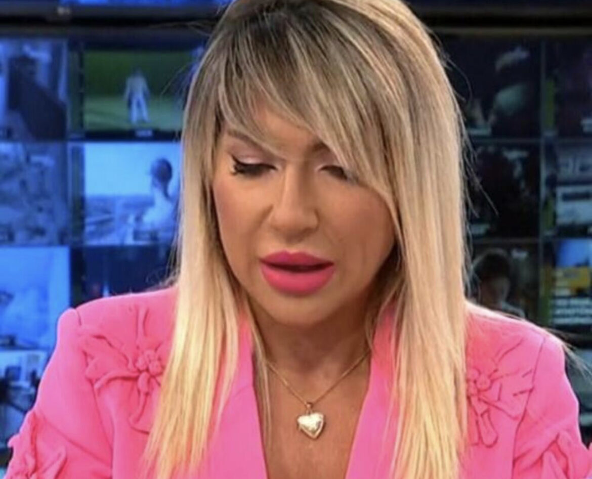 TRAGIČNA VEST UMALO PREKINULA EMISIJU: Jovana Jeremić u programu uživo saznala za smrt člana porodice, evo kako je reagovala 