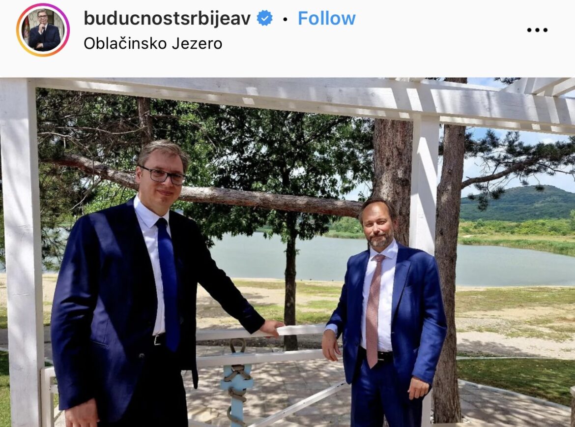 „VERUJEM DA ĆEMO ZAJEDNO USPETI DA UREDIMO OVU SKRIVENU LEPOTU SRBIJE“ Predsednik Vučić sa Žiofreom obišao Oblačinsko jezero