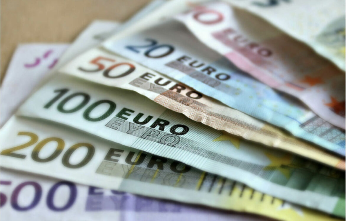 NARODNA BANKA SRBIJE OBJAVILA: Evro danas 117,23 dinara 