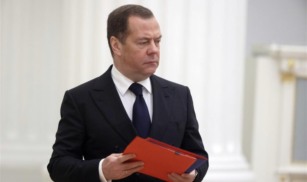 RUSIJA ĆE POSTIĆI MIR POD SVOJIM USLOVIMA! MEDVEDEV: Ceo NATO&hellip;