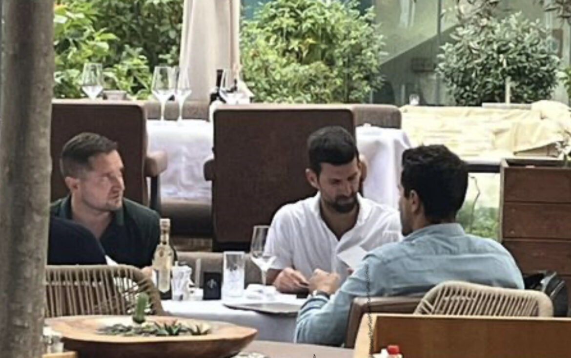Ekskluzivno: Novak Đoković u restoranu u Beogradu, sa njim su i dve veoma važne osobe iz njegovog života