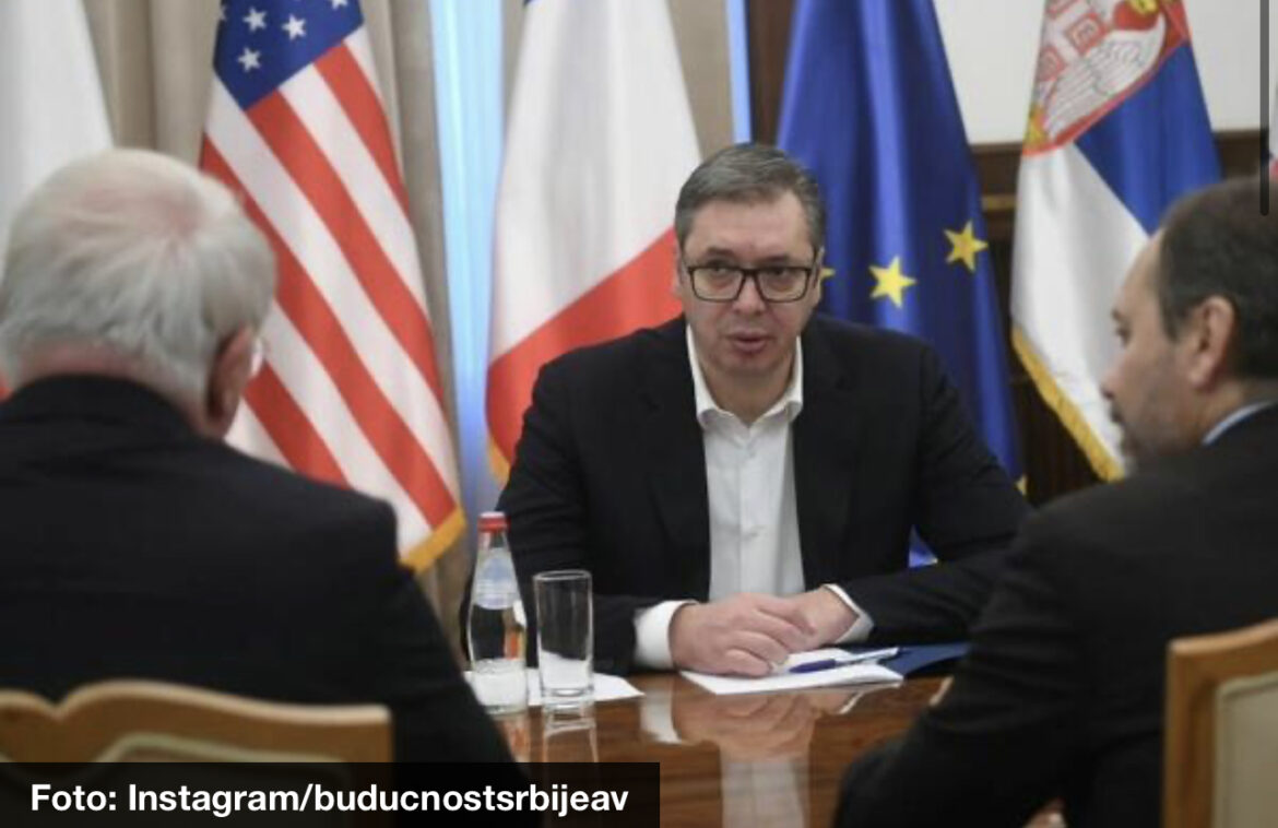 „TRAŽIO SAM DA KFOR PREUZME BRIGU O BEZBEDNOSTI NA SEVERU“ Oglasio se predsednik Vučić u jednom od najtežih trenutaka za Srbiju 