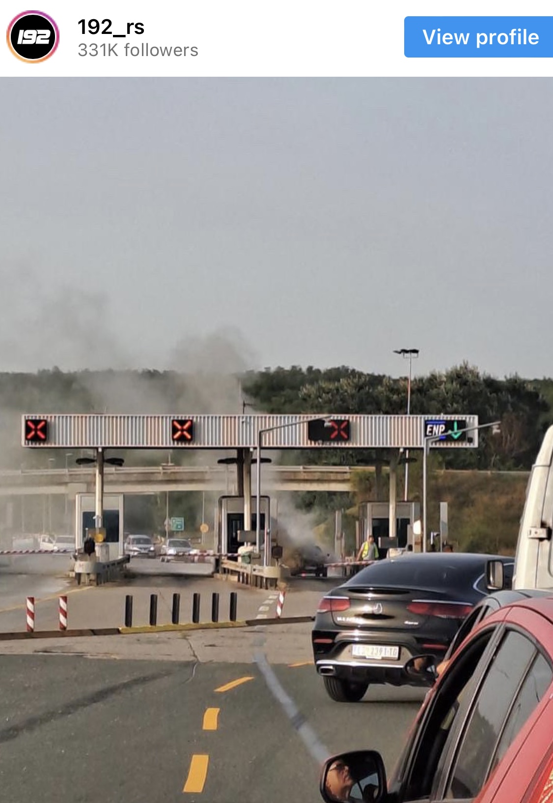 BUKTINJA NA AUTO-PUTU Zapalio se automobil kod Pojata: Stvaraju se veliki zastoji (FOTO)