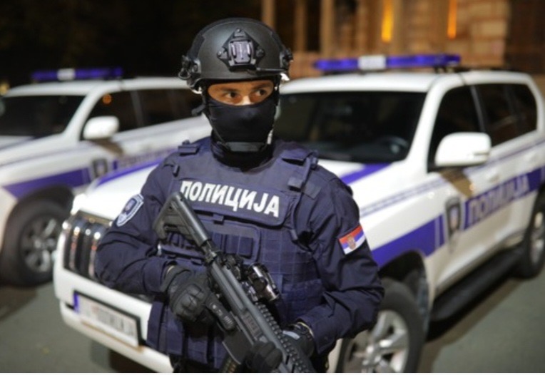UHAPŠEN MUŠKARAC NA BOGOJEVU: Policija u kombiju pronašla „snus“ vredan više od MILION DINARA!