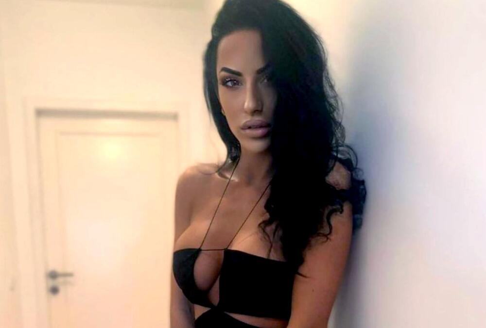 PEVAČICA PROGOVORILA O TAJNOJ UDAJI! Mesecima krila da je u braku: Sebi sam još više posla natovarila! Ovo je uradila pred svadbu!