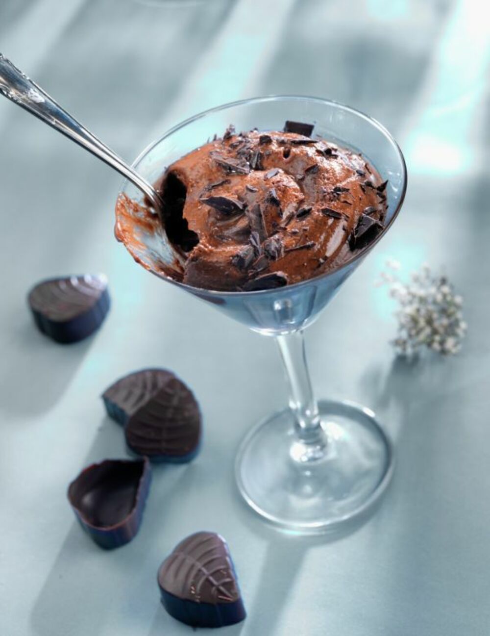 ZA NAJUKUSNIJI DEZERT TREBA VAM 5 MINUTA I DVA SASTOJKA: Lažni čokoladni mus je božanstvenog ukusa i lako se sprema!
