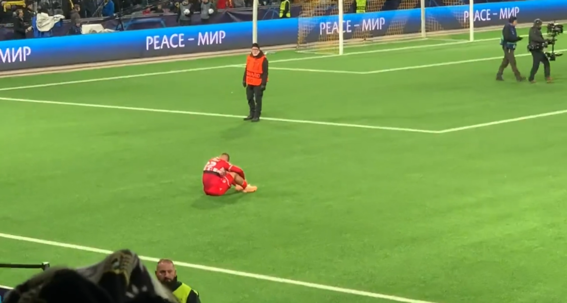 VIDEO Jedan igrač Zvezde se slomio, nije mogao da dođe sebi posle eliminacije: Redar ga gledao zbunjeno