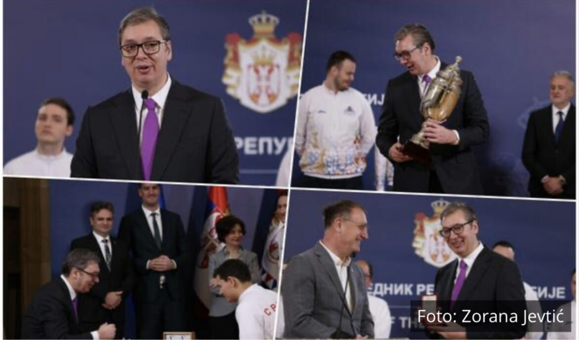 „UGLED SRBIJE DRAMATIČNO SKOČIO POSLE OSVAJANJA MEDALJE“ Vučić sa šahistima: Prvi put u istoriji smo EVROPSKI PRVACI u šahu (FOTO)