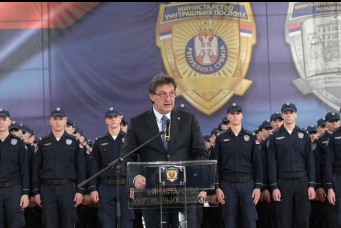 SRBIJA JE BEZBEDNA, A MI ĆEMO TO SAČUVATI NA NAJVIŠEM NIVOU: Ministar Gašić prisustvovao svečanoj promociji polaznika centra za policijsku obuku (FOTO)